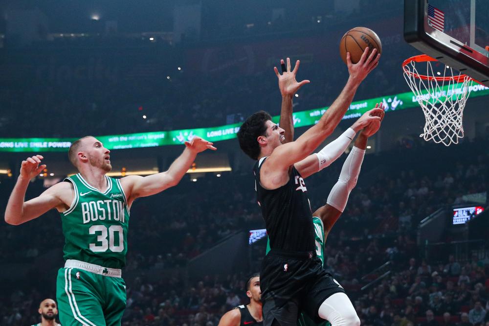 国足正迈向 国足正迈向