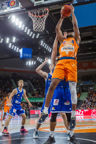 他们力求在 他们力求在